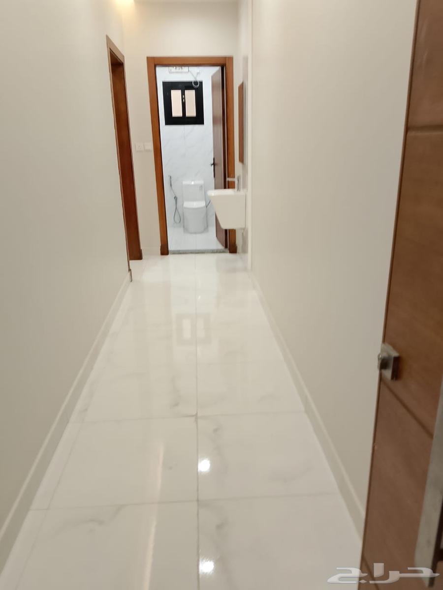 للايجار شقه 3 غرف   صاله بمنافعها جدةمشرفه شارع محمد الطويل64152551524354111