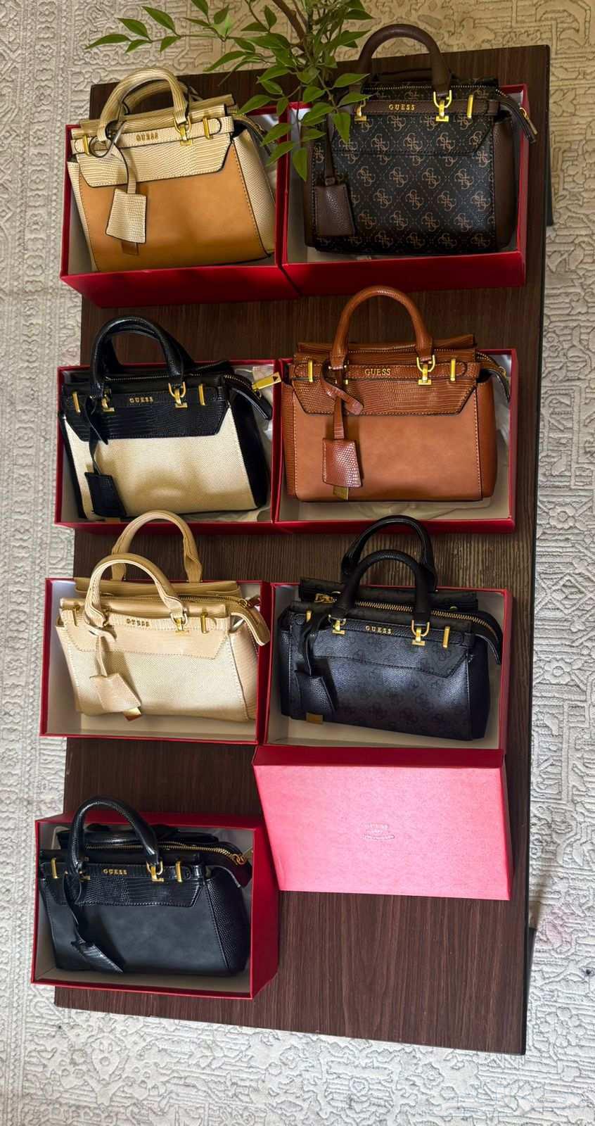 جميع الشنط.150ريال64618252252674110