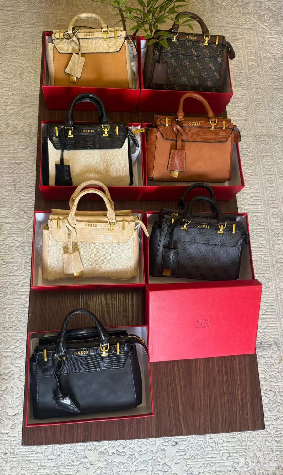 جميع الشنط.150ريال64618252252674112