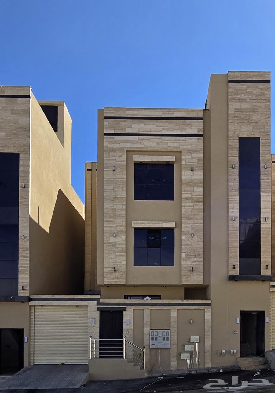 Penthouse apartments for sale in Al-Diyafa district with private rooftop and functional elevator, hotel-style finishing64149184853123110