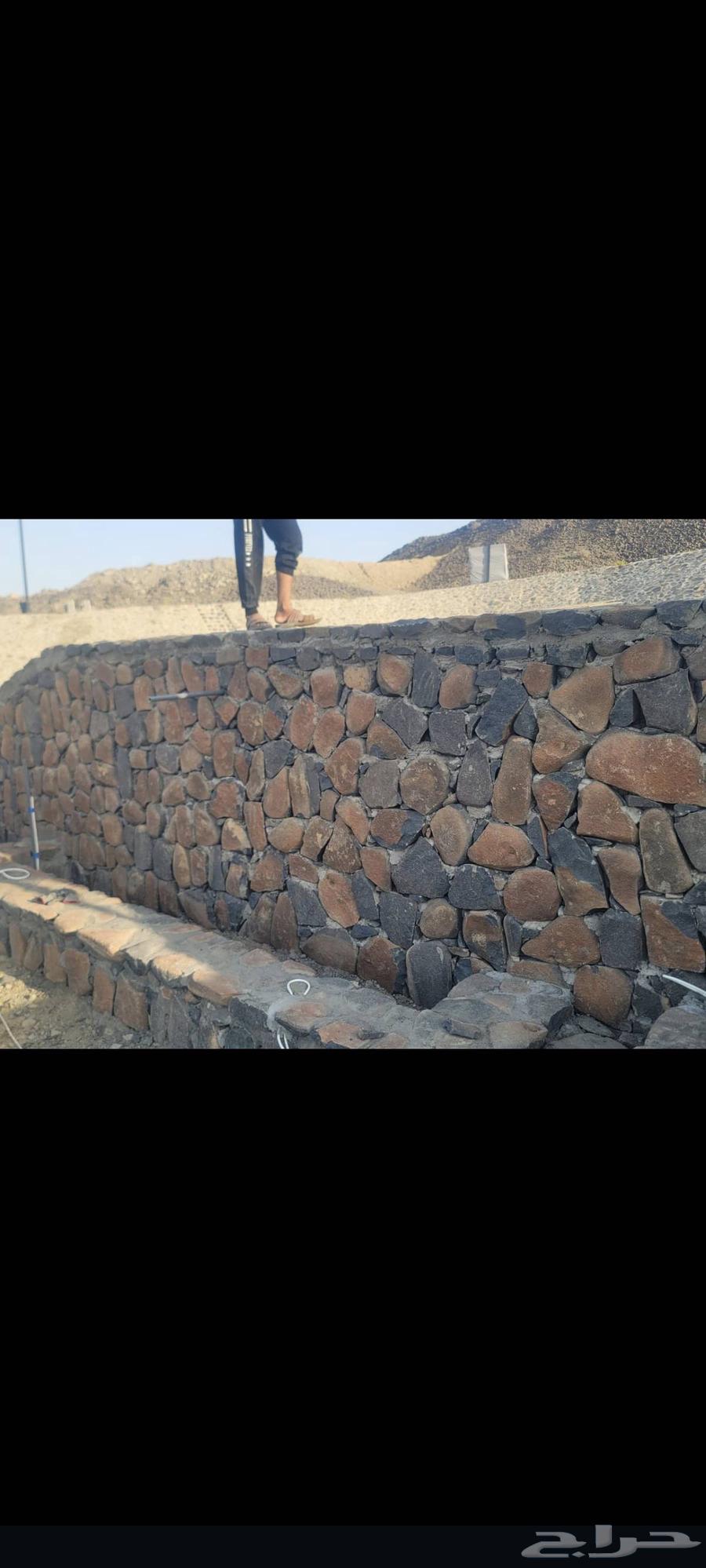 ابو صالح مقاول حجر وردميات وتربه زراعيه وجميع المواد رباريب64373311816195113