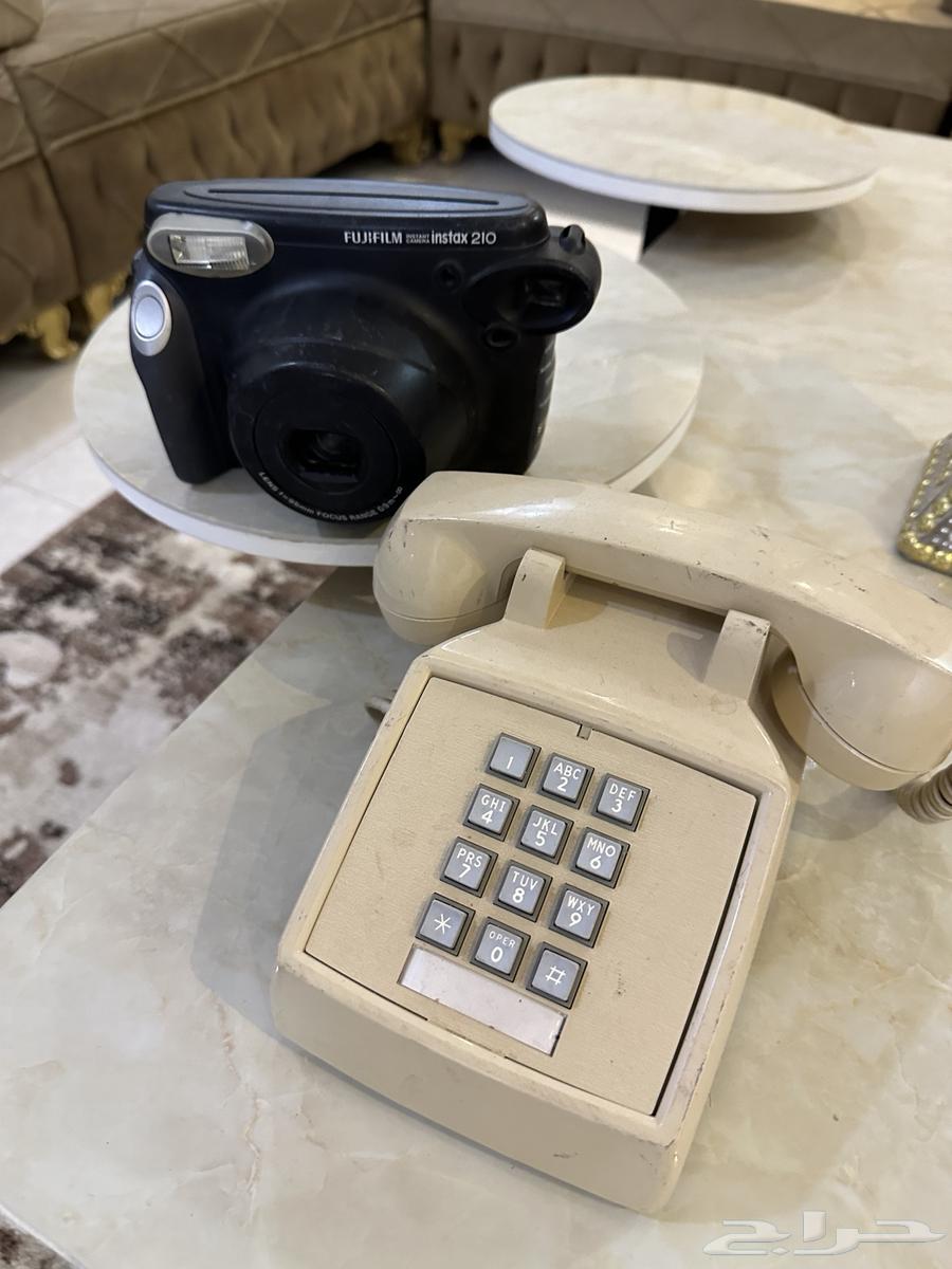 تلفون قديم وكمره قديمه64692107475843110