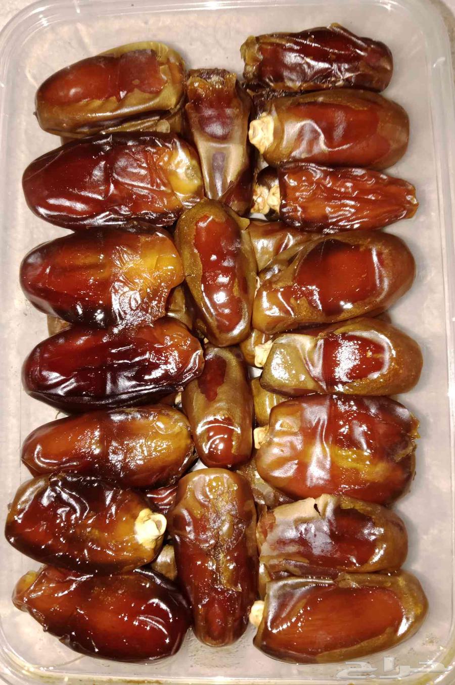 2 boxes of dates for only 5 riyals64461773738243110