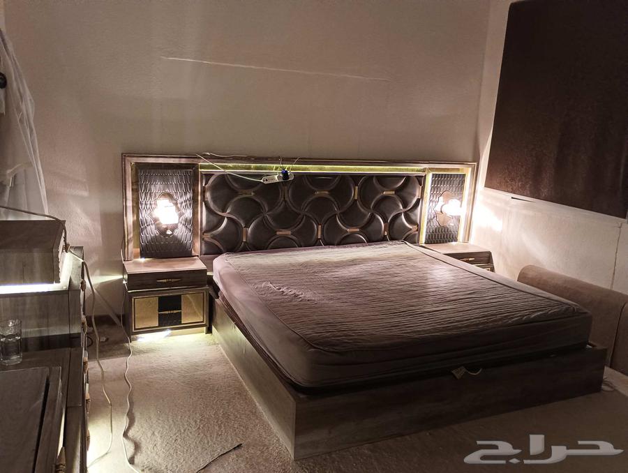 Complete and clean bedroom set, level 7 thousand for sale due to relocation64502029384195111