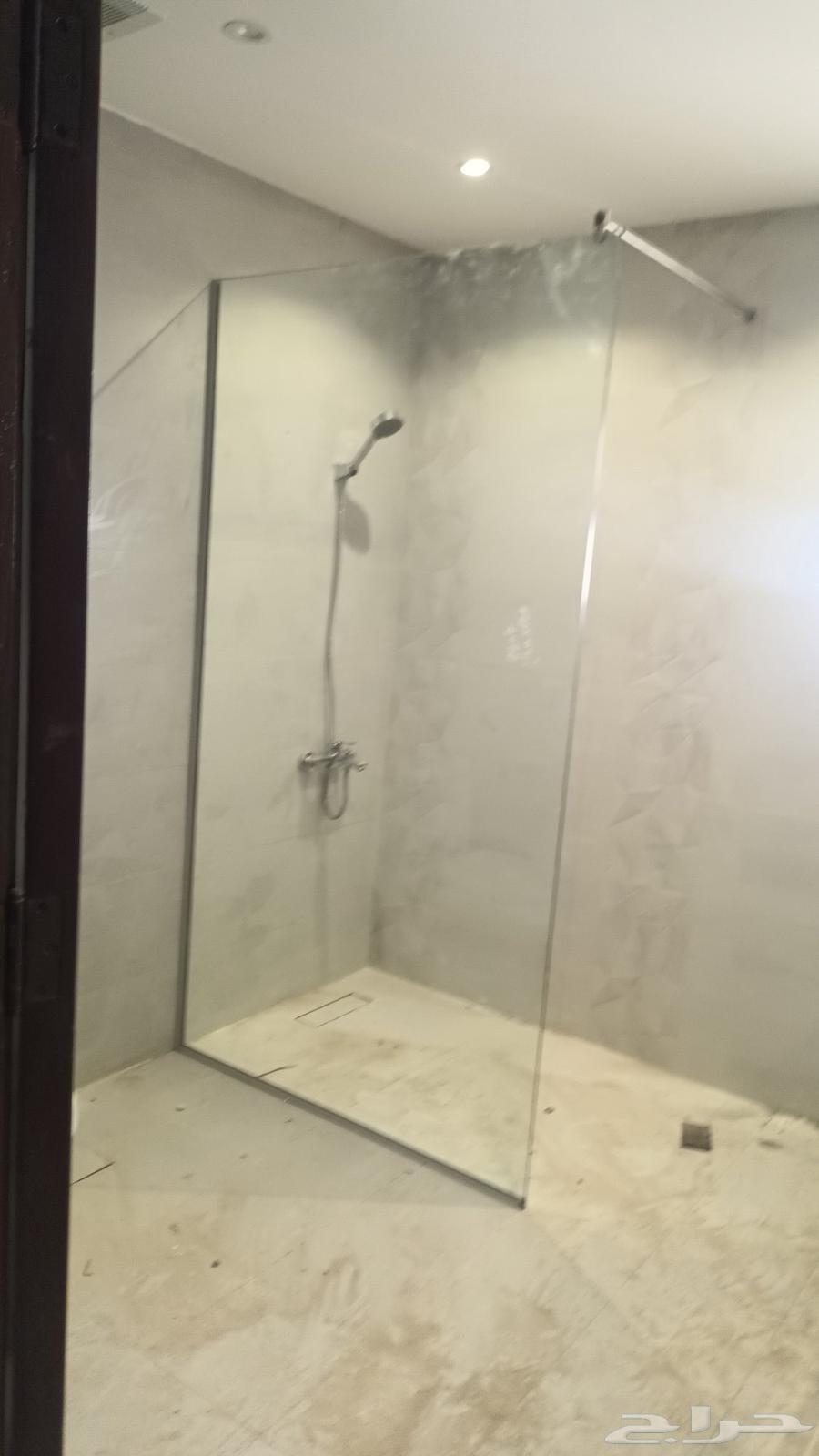 Glass curtain walls, shower enclosures, shop fronts, office partitions, aluminum and glass maintenance64180499202179111