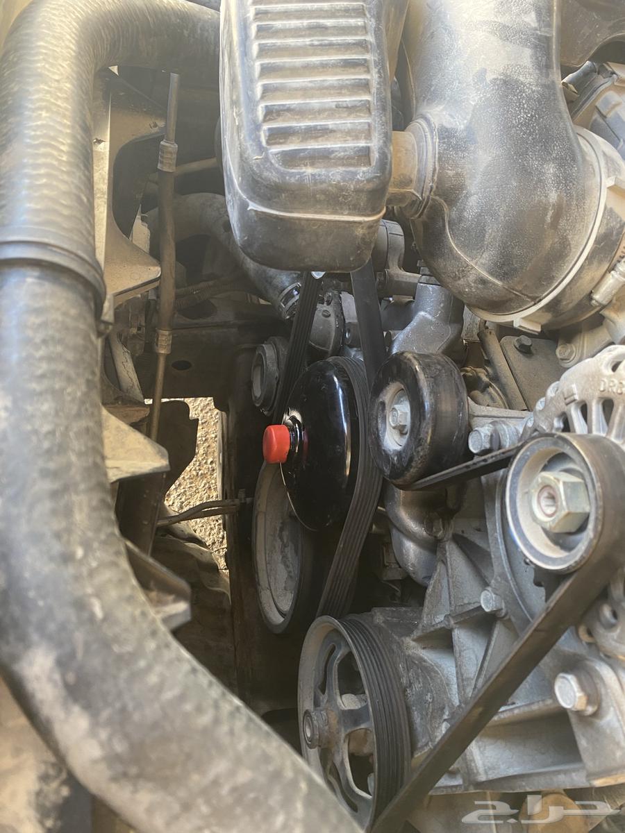 Car mechanic with a mobile workshop for servicing and maintenance of all types of cars64180898757507111