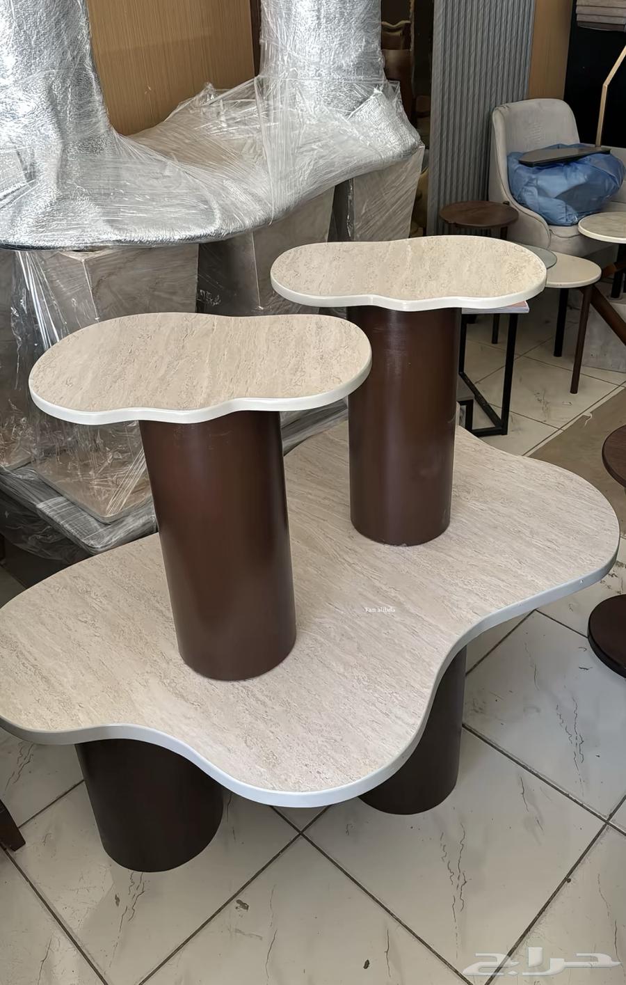 Custom-made tables64182041115266114