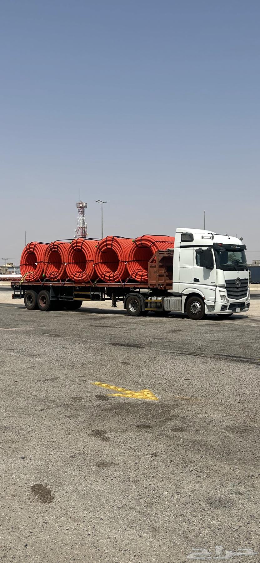 سطحة تريلا في خميس مشيط64183010866177110