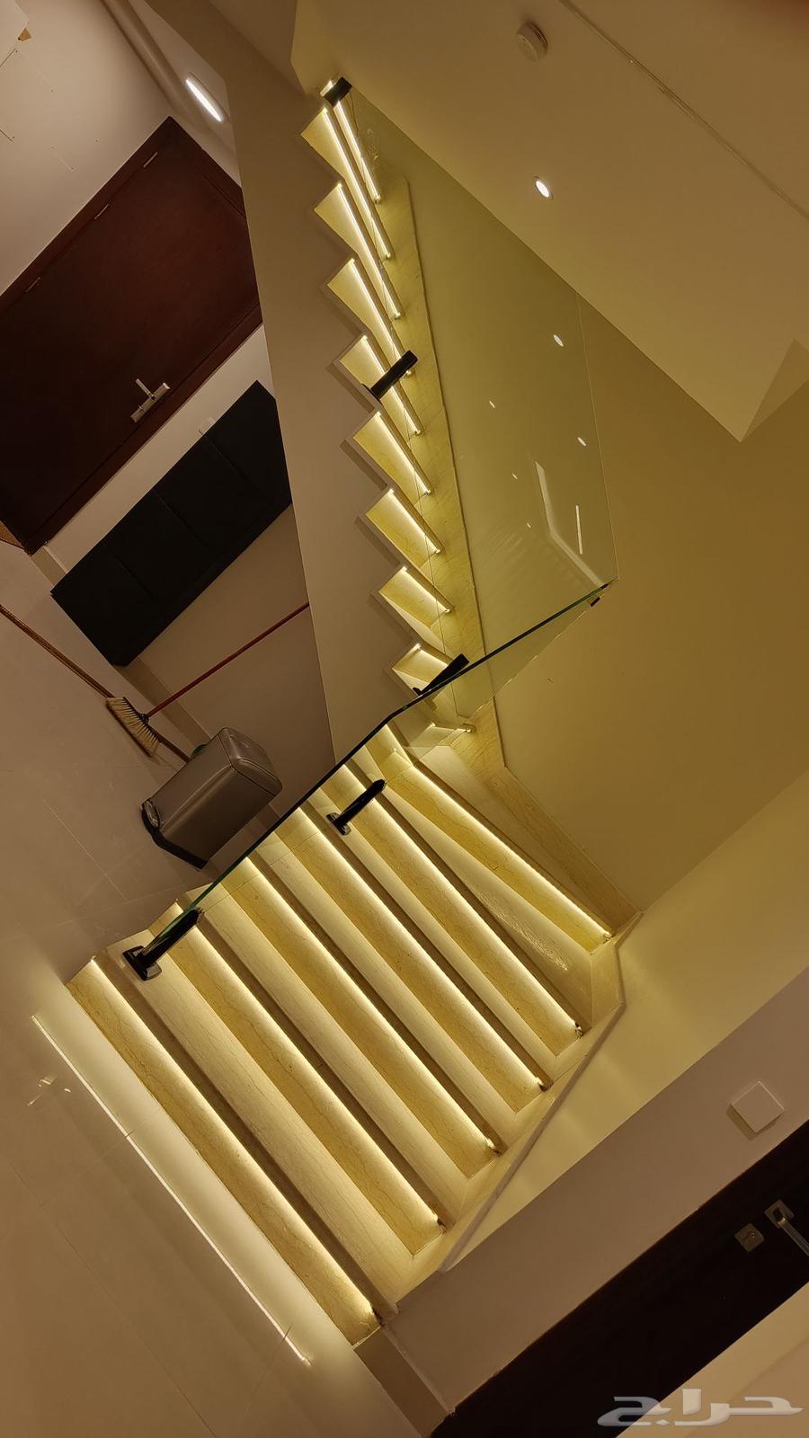 معلم زجاج جد درابزين زجاج جد64183644082433111