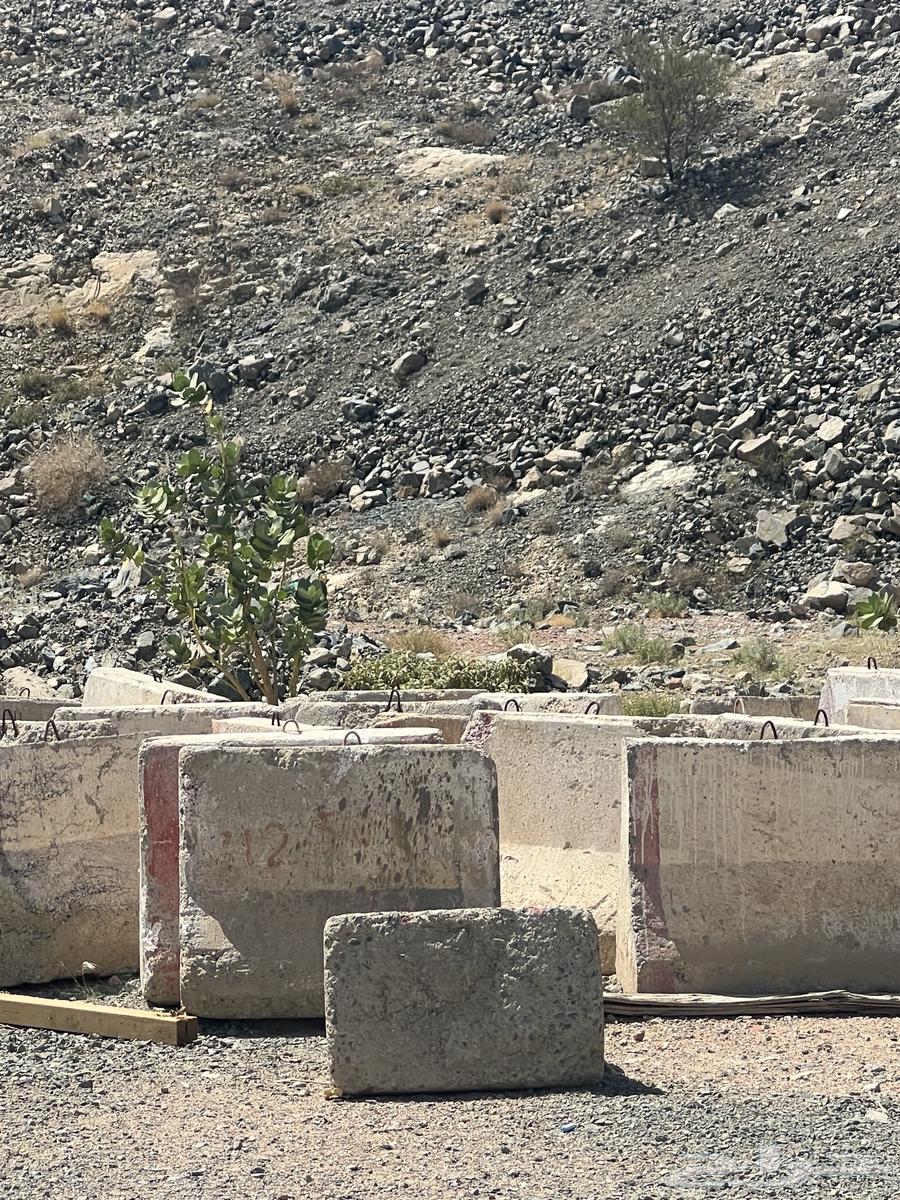 مصدات خرسانيه مستخدمه للبيع64184288874753112