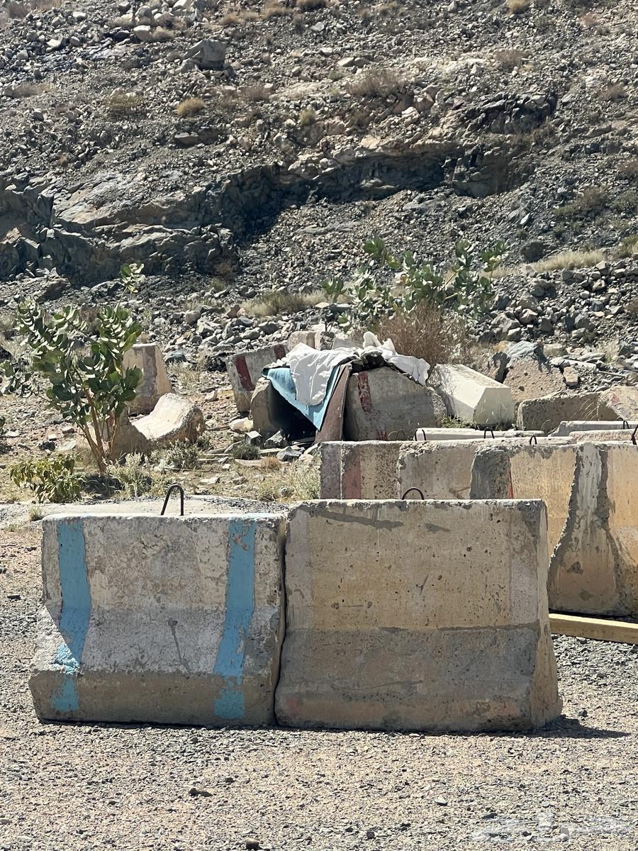 مصدات خرسانيه مستخدمه للبيع64184288874753113