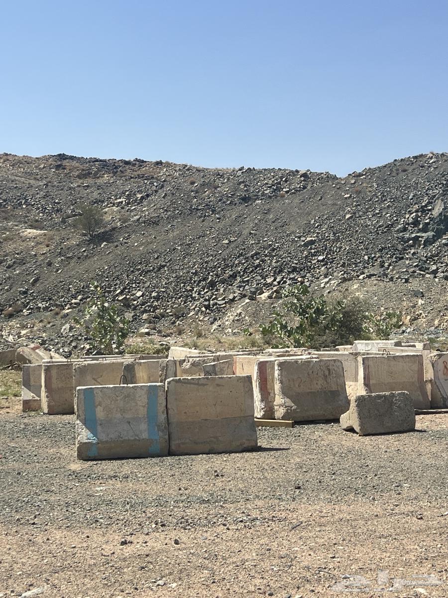 مصدات خرسانيه مستخدمه للبيع64184288874753114