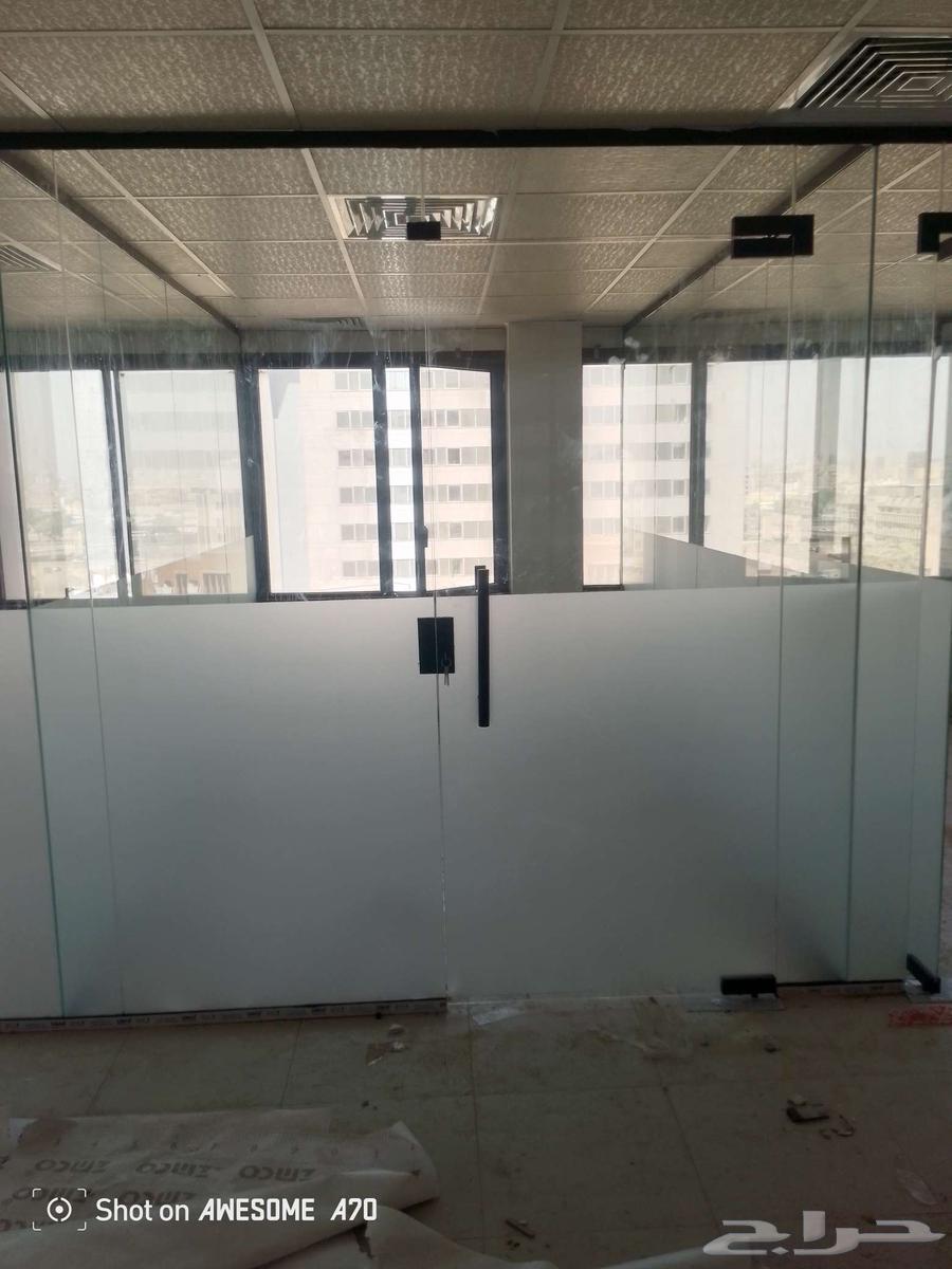 زجاج سكريت مكاتب واجهات شورات وجميع اعمال الالمنيوم64183647871106112