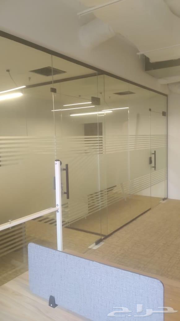 زجاج سكريت مكاتب واجهات شورات وجميع اعمال الالمنيوم64183647871106110