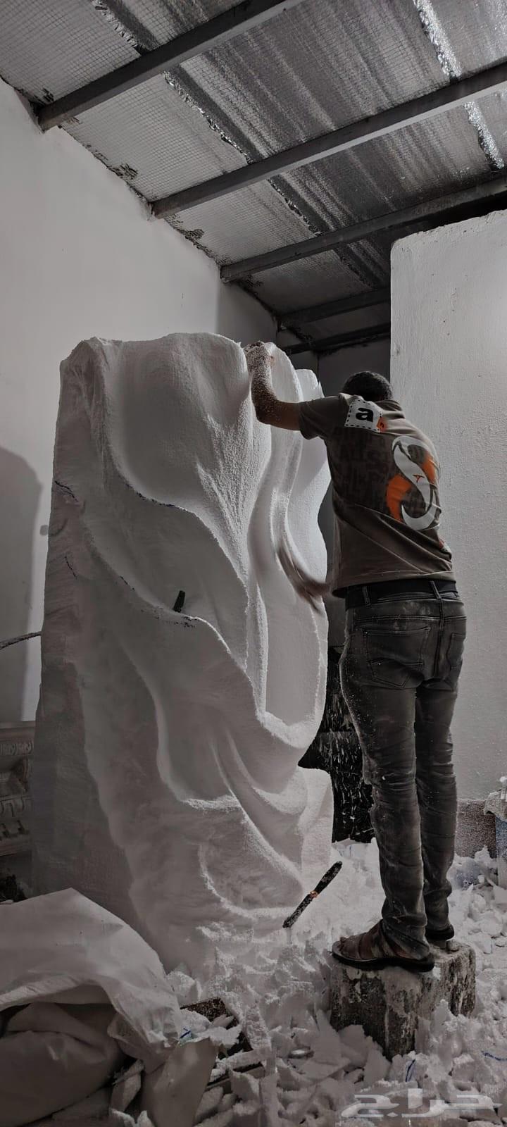 معلم نحت ورسم على الجبس ومجسمات الفلين والنقش على المرايا64258616008449113