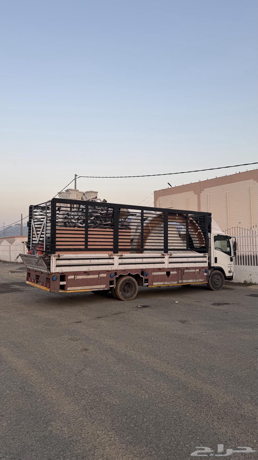 6-meter truck for moving furniture and beehives within and outside Asir64186907785347110