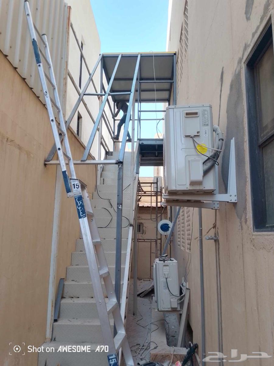 Metalworker for sandwich panel, Lexan, and seating areas64236753549057114