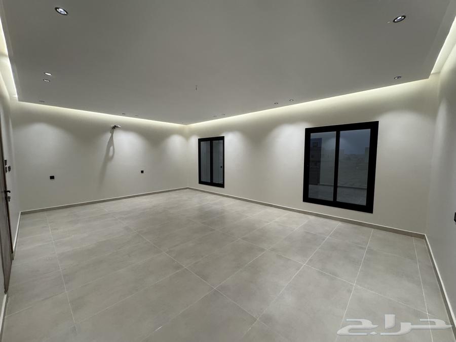للبيع عمارة نظام شقق دورين وملحق في مخطط ولي العهد64155114199681111