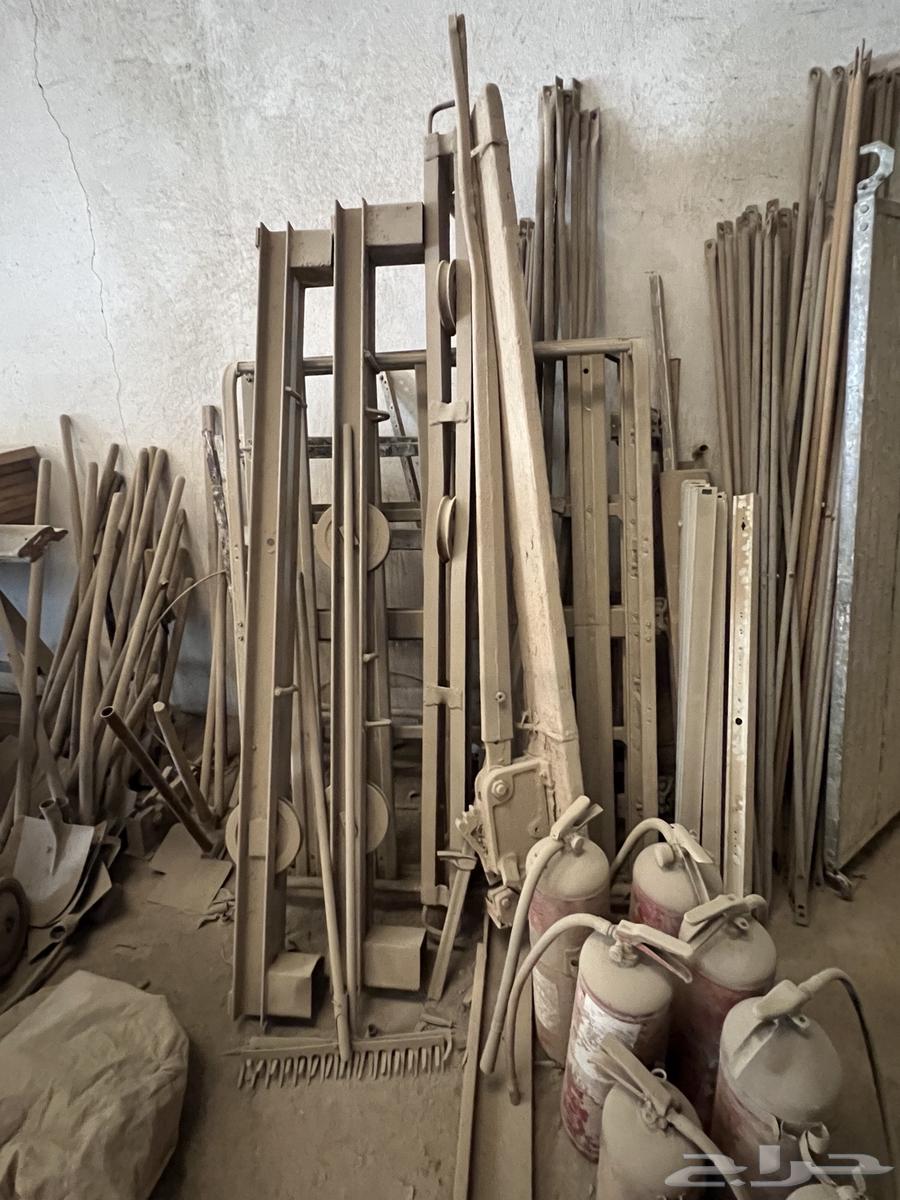 Various carpentry and metalworking tools64188124940290111