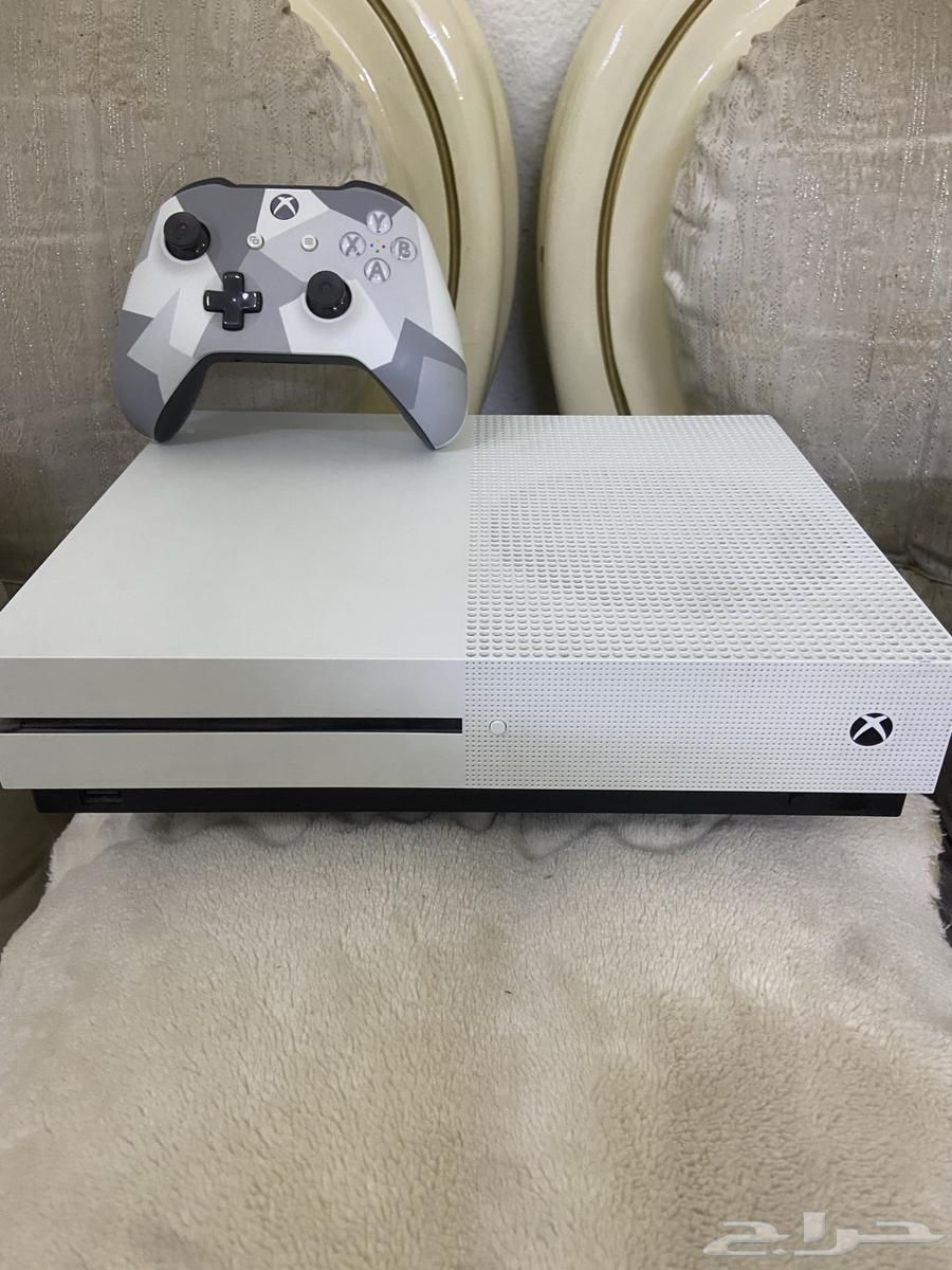 Xbox One S XBOX ONE S - One Terabyte64584404679042110