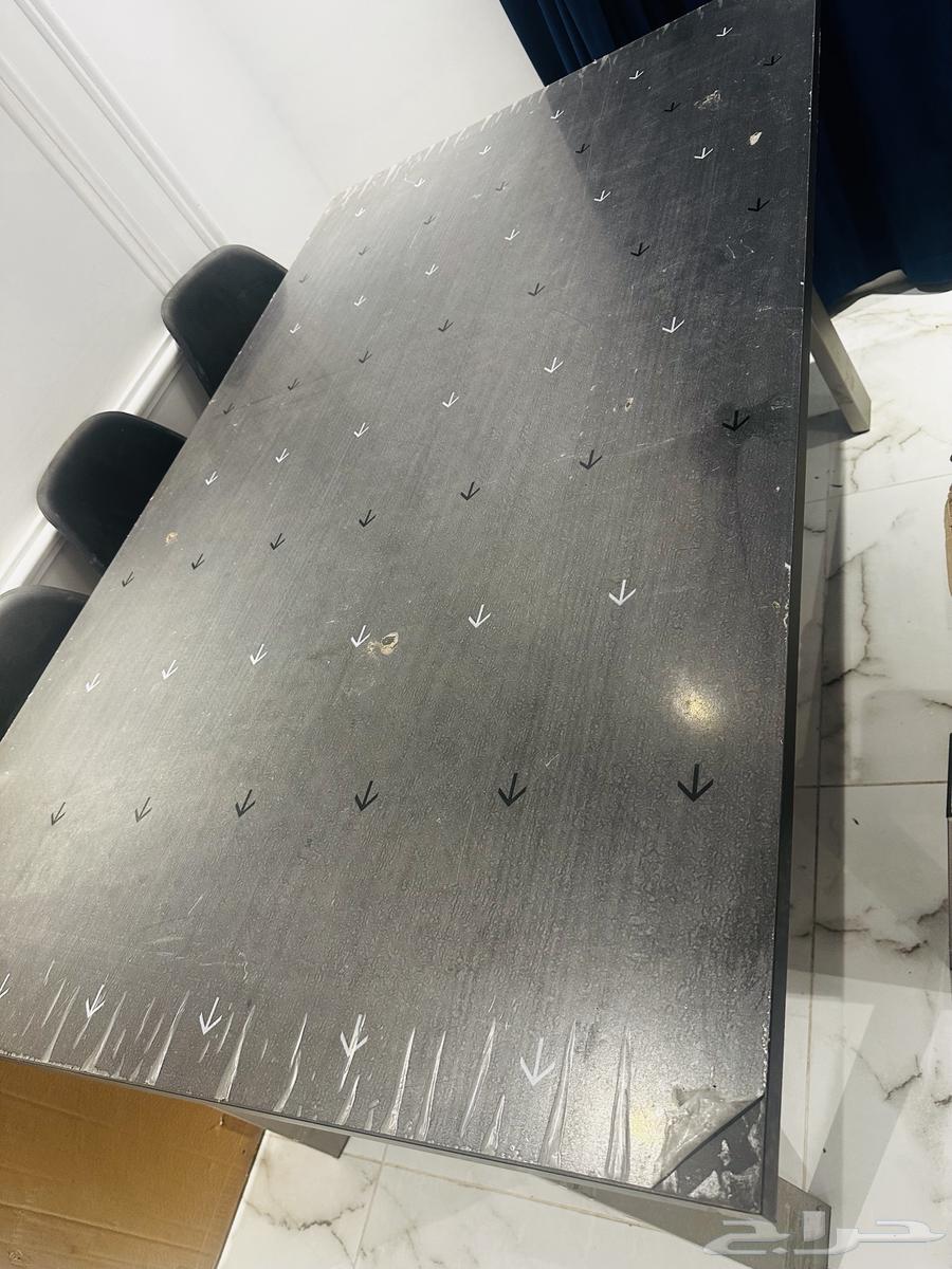 طاولة طعام للبيع- تم تخفيض الحد بسبب السفر64596228432513112