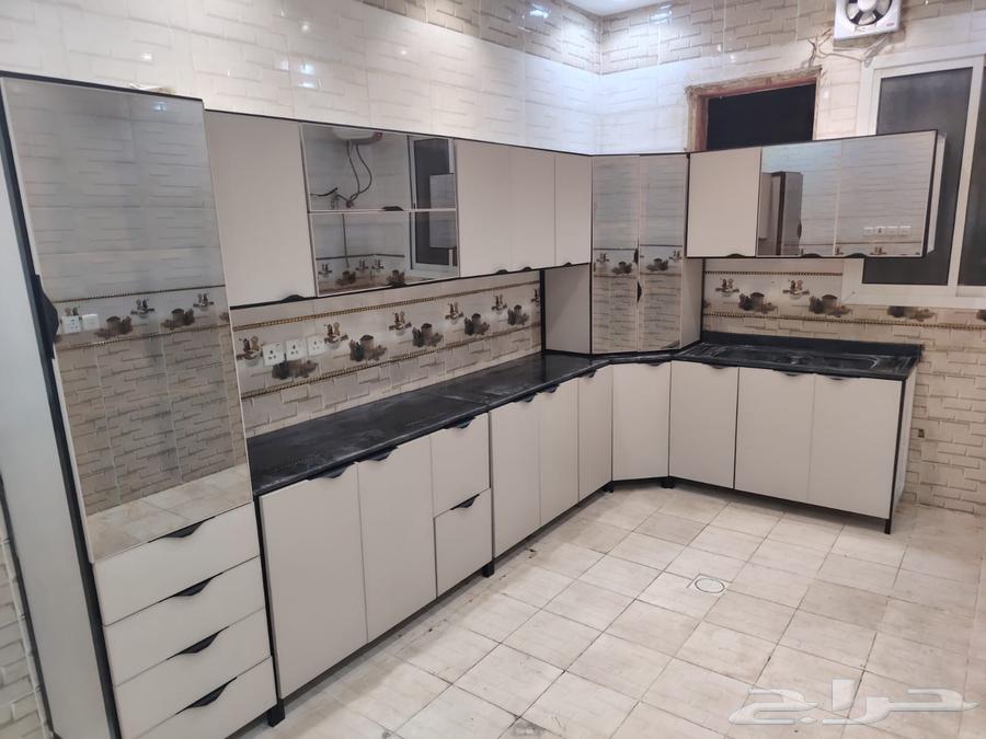 Ready-made and custom kitchens64425084370307110