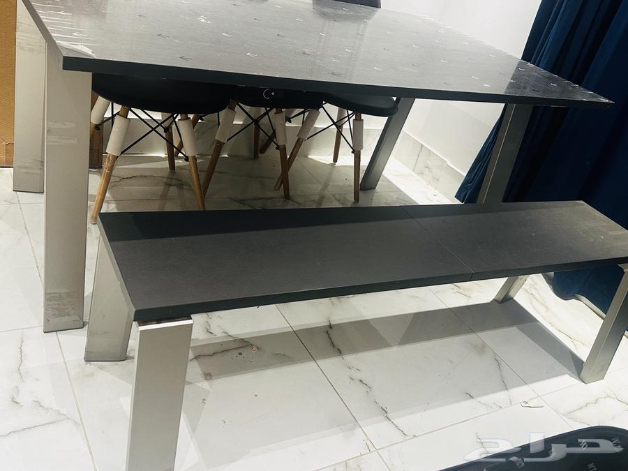 طاولة طعام للبيع- تم تخفيض الحد بسبب السفر64596228432513111