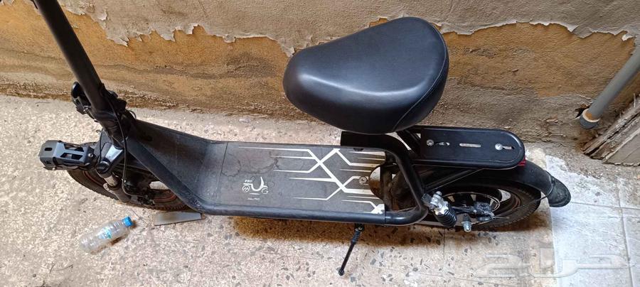 800watt scooter used for two months one charge is enough for64610207037185112