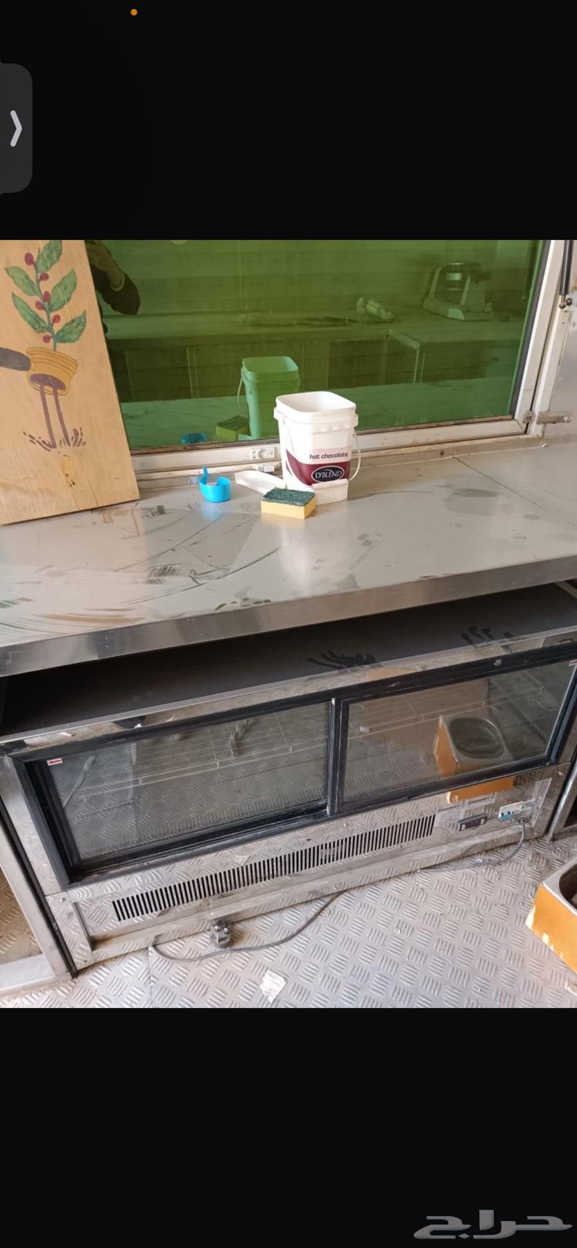 يوجد لدي فود ترك كامل للإيجار الشهري64586176900099114