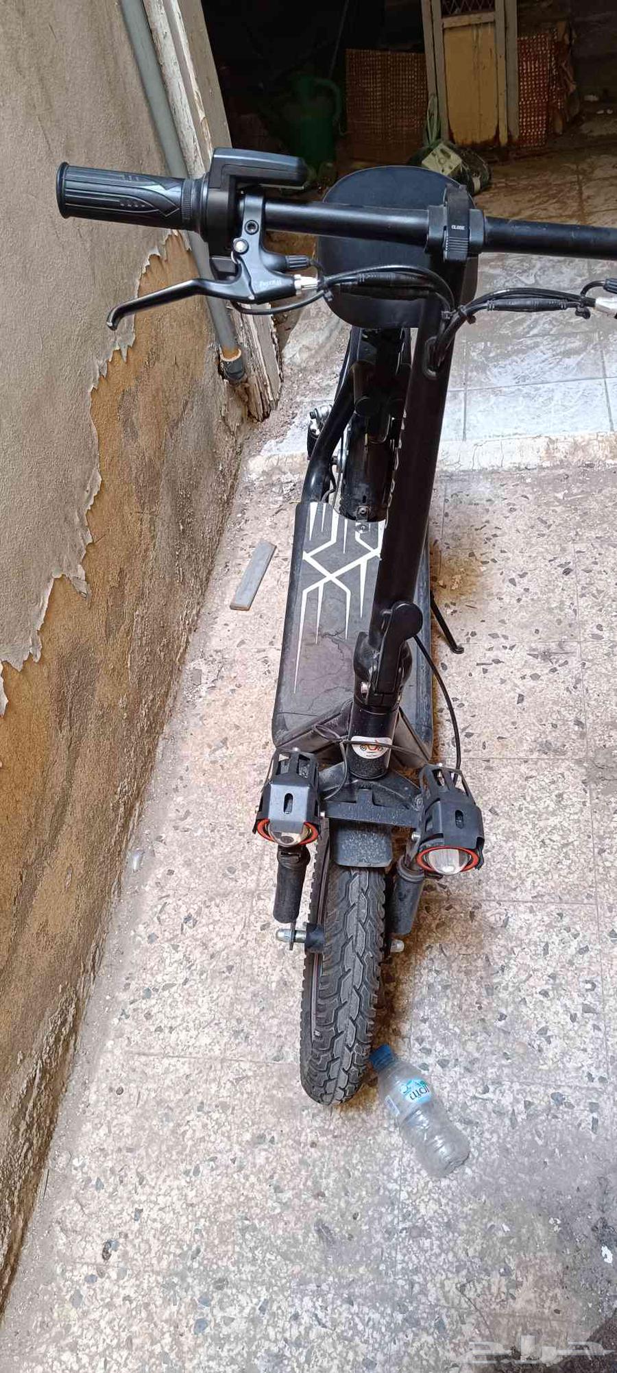 800watt scooter used for two months one charge is enough for64610207037185110