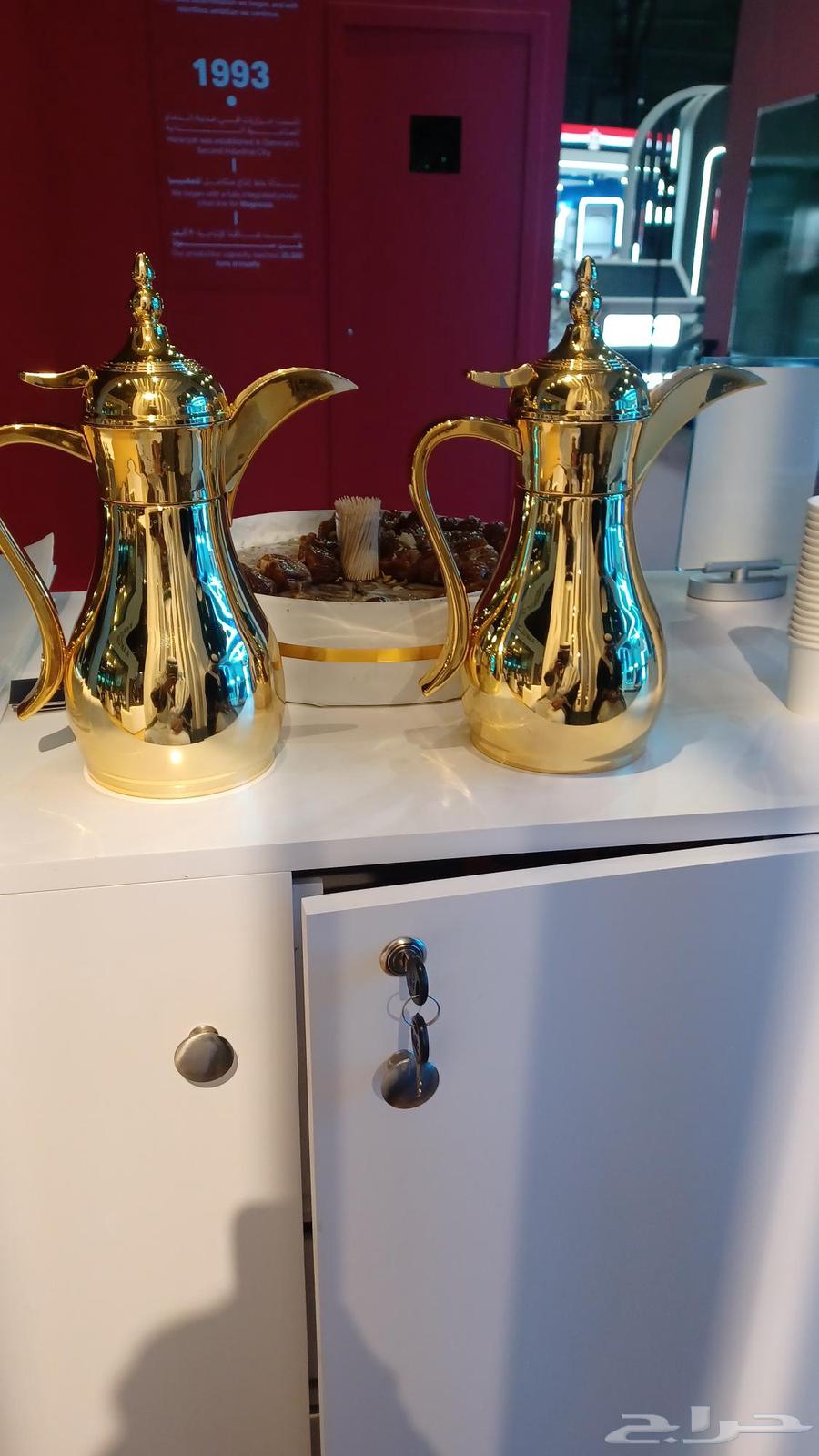 Coffee Server, Coffee Pourers, Coffee Maker, Pouring, Coffee Servers, Serving Coffee, Coffee Makers, Hospitality64190068940801112