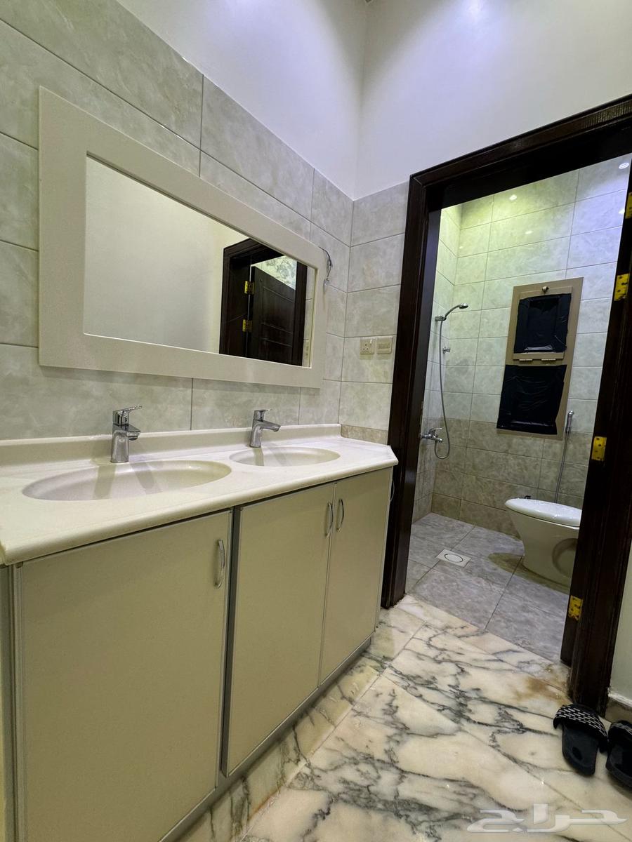 شقة فاخرة ارضية غرفة وصالة مع المطبخ حي لبن ( فيلا )64156262025987111