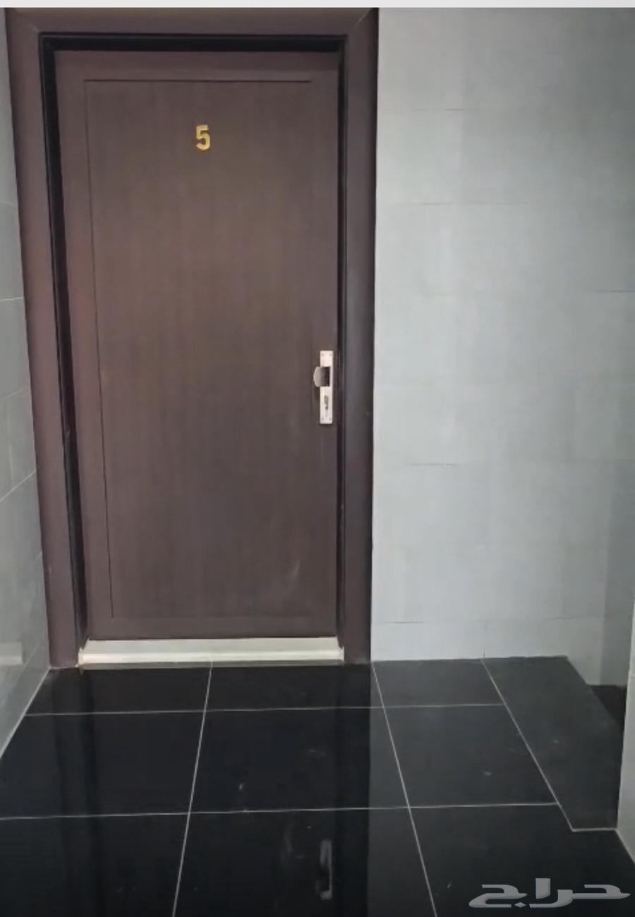 شقه غرفتين وصاله ملحق مع سطوح (التواصل واتساب)64156483162627110