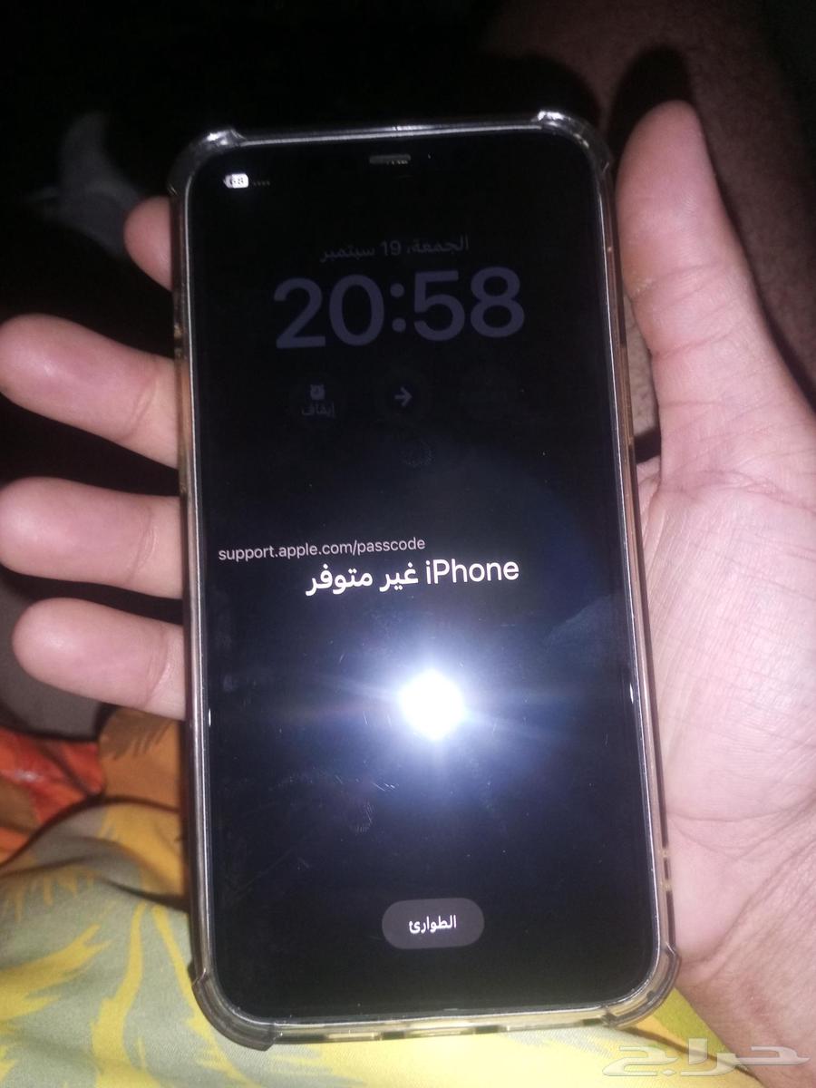 جوال ايفون 11برو ماكس نظيف مقفل ايكلاود طالب فيه40064443682142467110