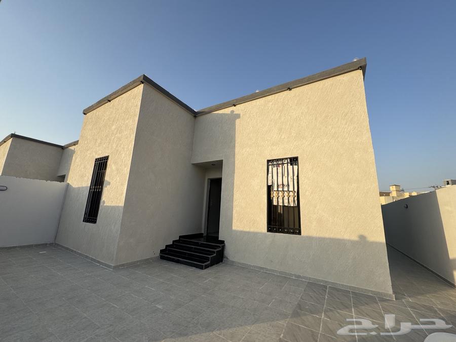 فرصة-فلة دور واسع 370م مؤسس دورين وملحق-بحرة64156480551042110