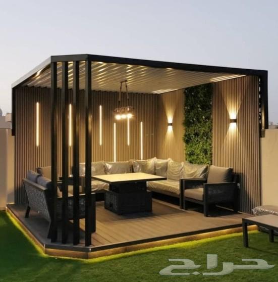 Pergola installation for seating areas64190693977346112