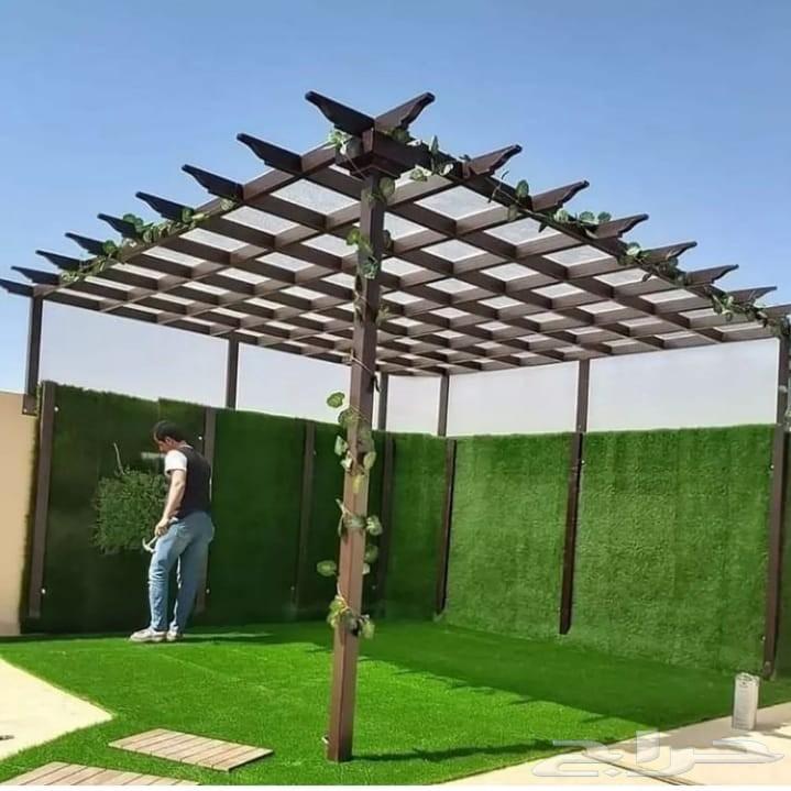 Pergola installation for seating areas64190693977346111