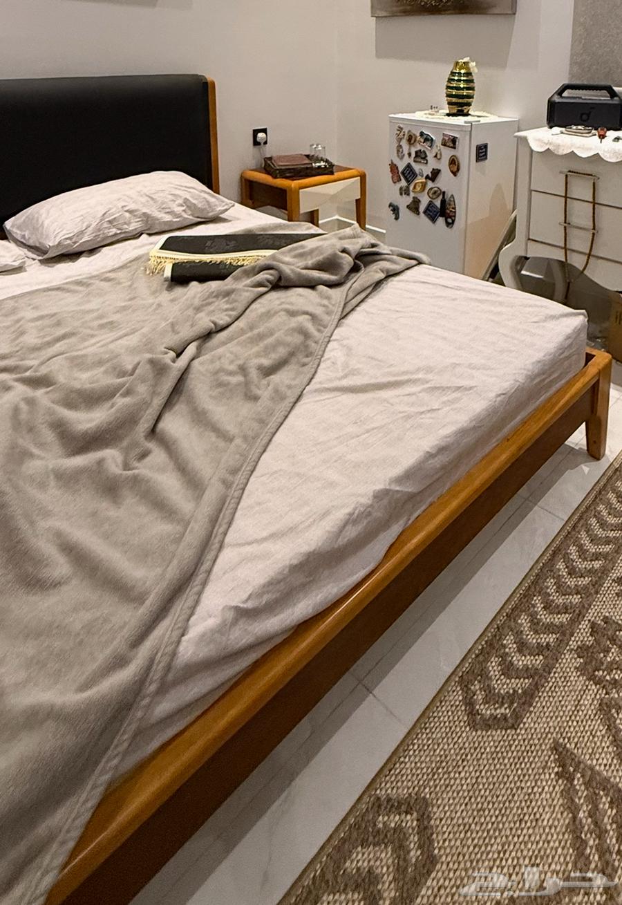 king bed 180 200 سرير كبير من هوم سنتر مع مرتبة 180 20064439582761346110