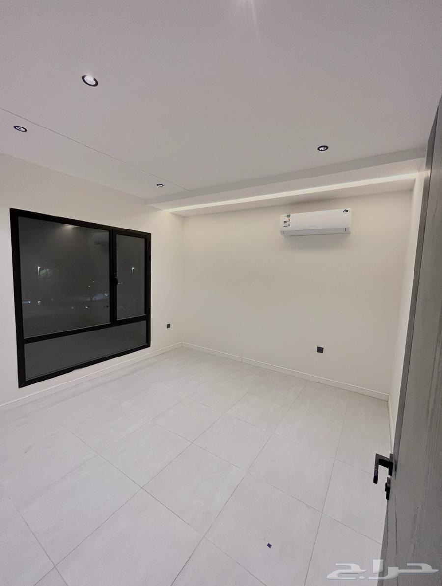 شقة عائلية جديدة بمطبخ فاخر ومكيفات  مخطط الياسمين64156676509057112