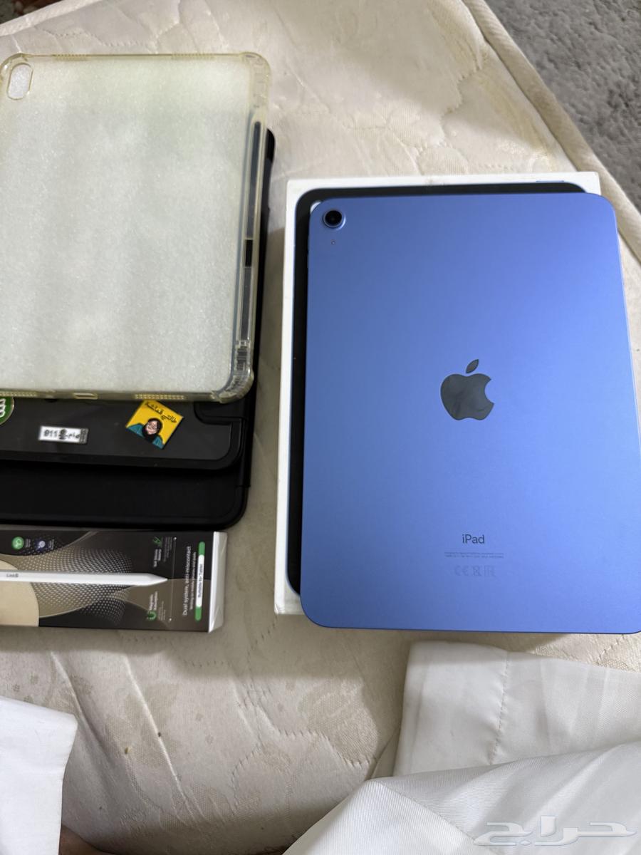 10th-generation iPad, nearly new, used for 3 months with stylus and two cases64836937295233110