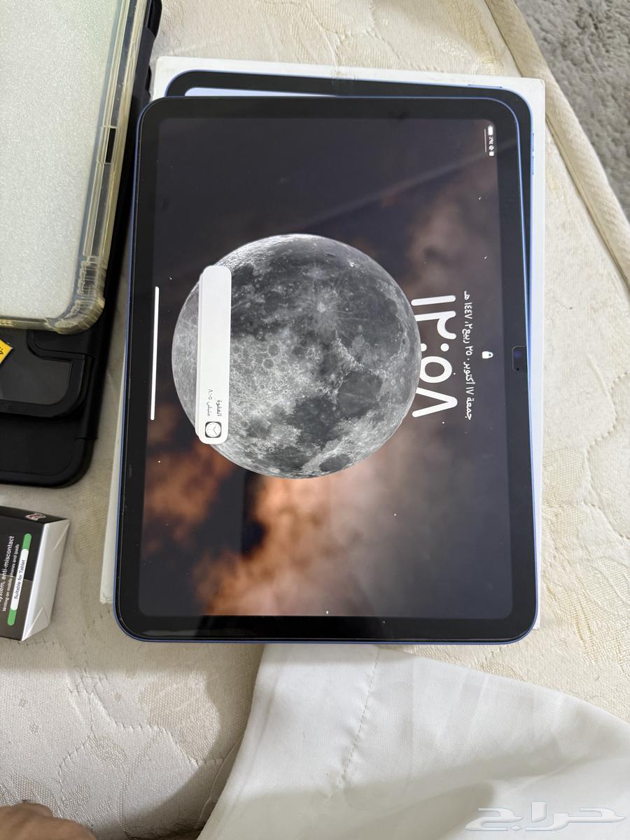 10th-generation iPad, nearly new, used for 3 months with stylus and two cases64836937295233114