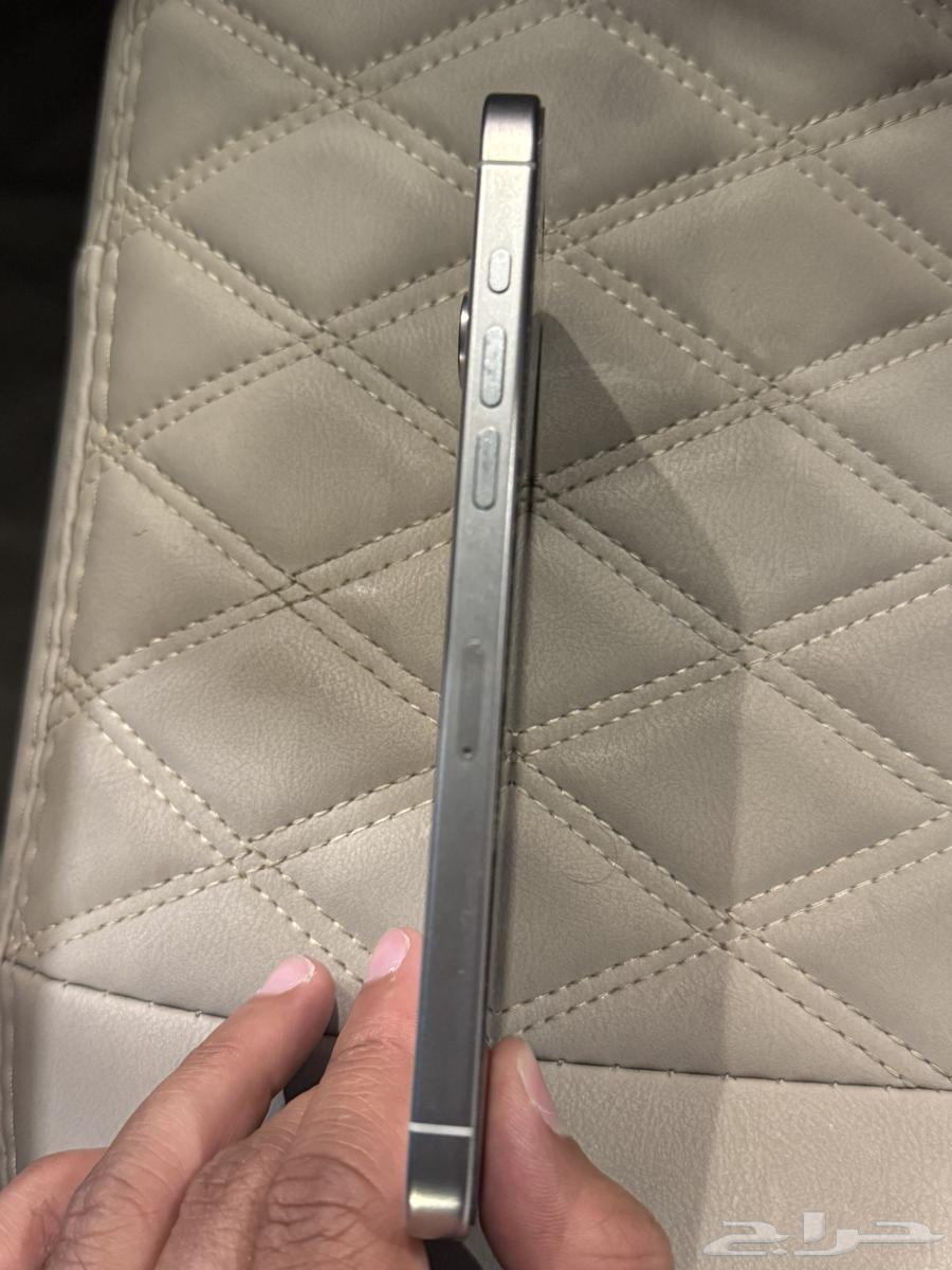 iPhone 15 Pro Max in pristine condition with 88 battery64573783099522112