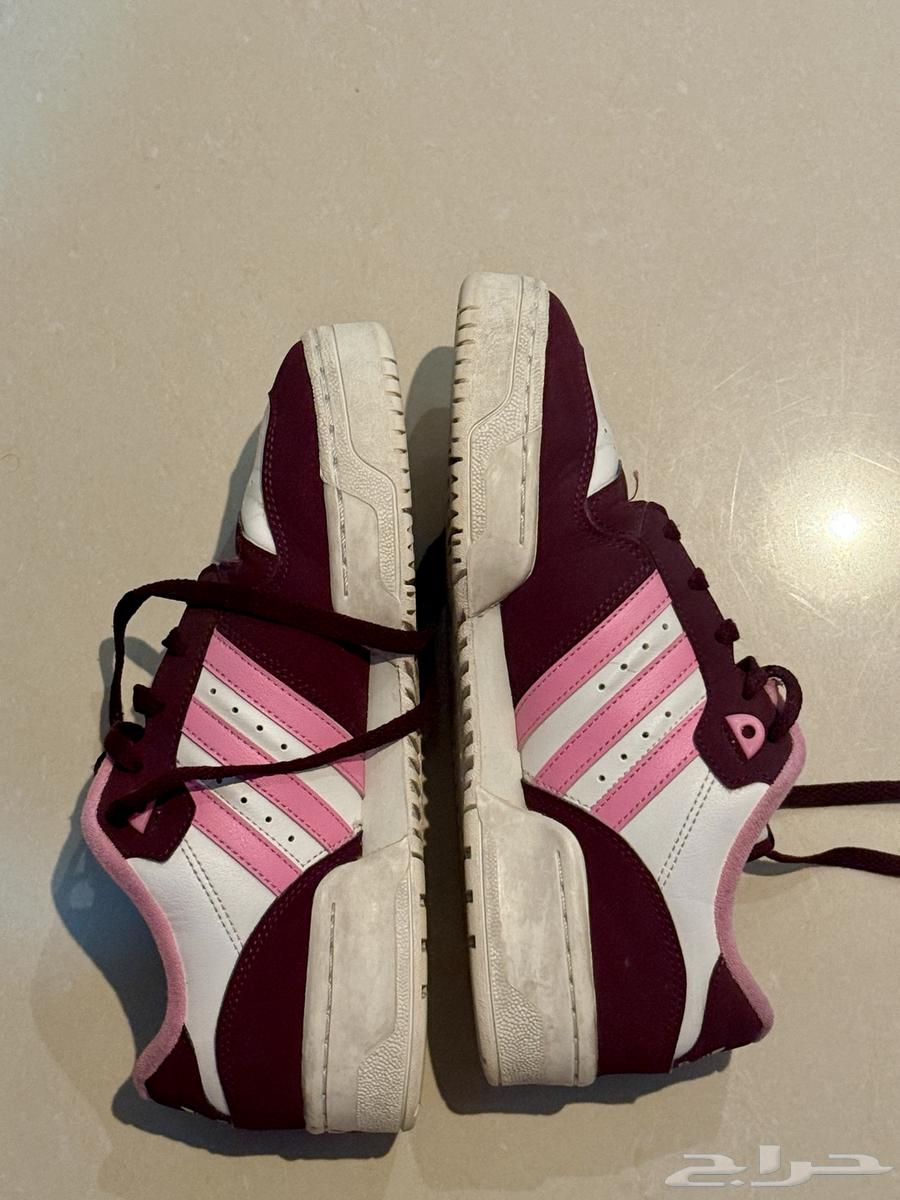 2 حذاء اديداس بالعلب مقاس 40 - 40 ونص مستخدم64634874619777111