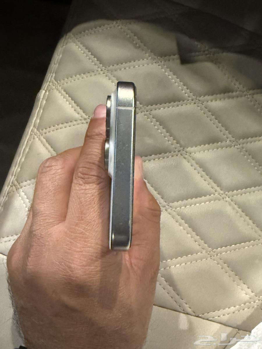 iPhone 15 Pro Max in pristine condition with 88 battery64573783099522110