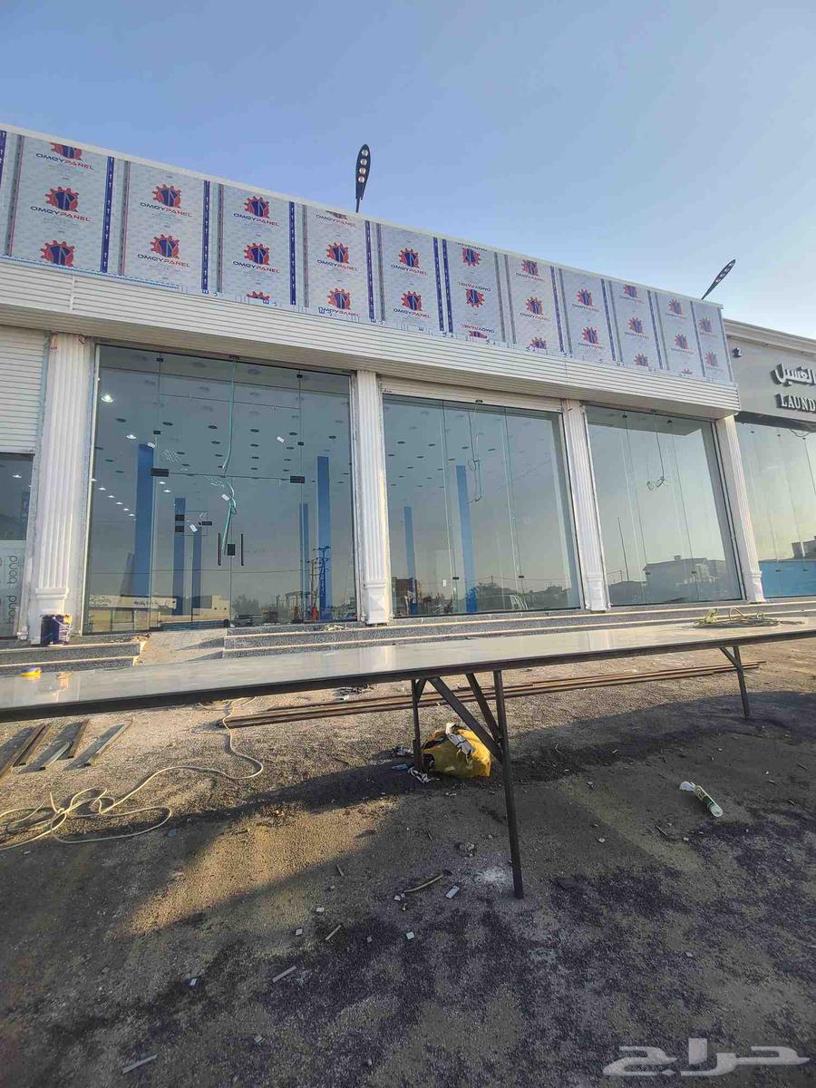 Glass and mirror technician, awnings, swimming pools, and shop facades64192127856130111