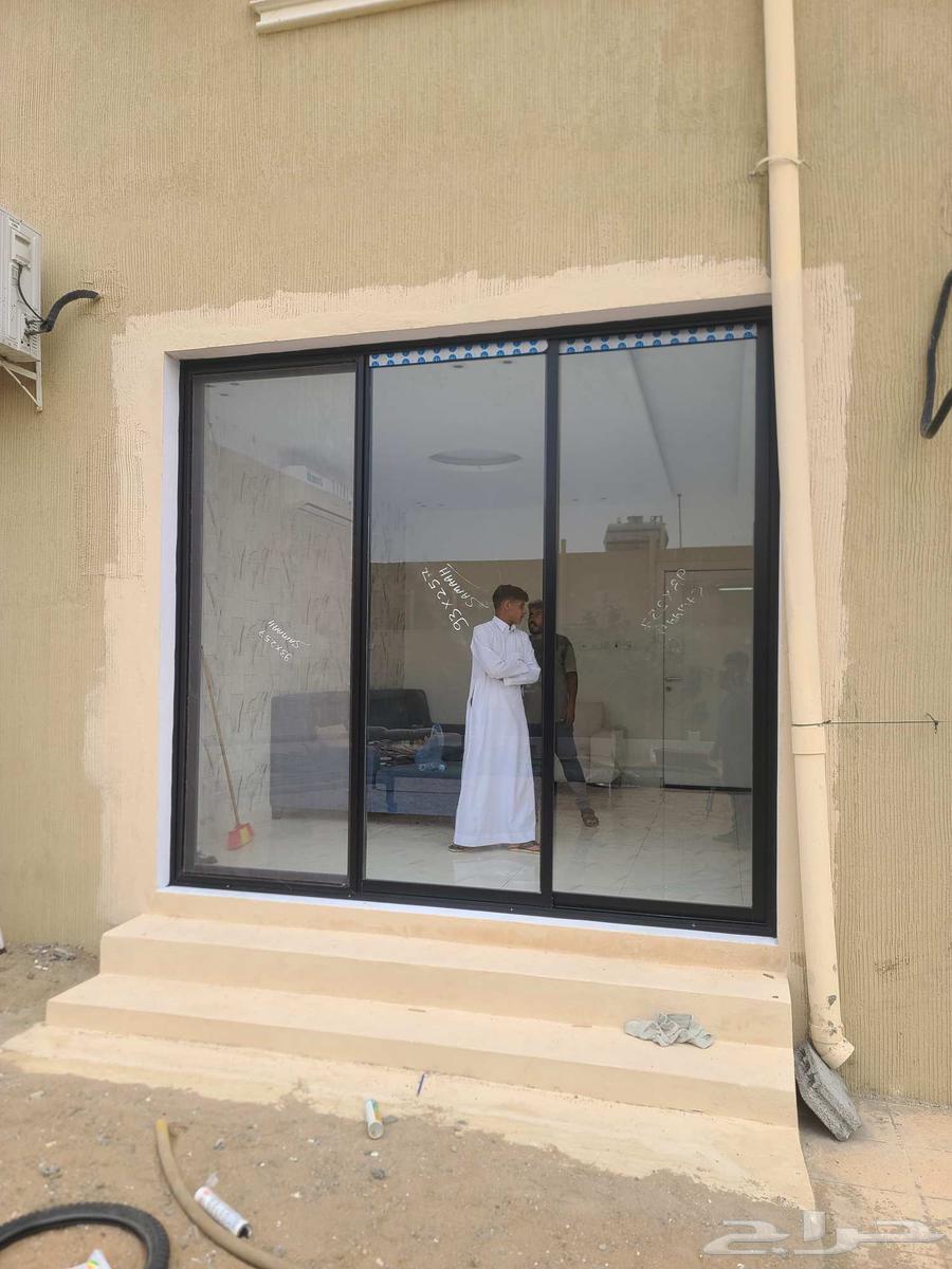 Glass and mirror technician, awnings, swimming pools, and shop facades64192127856130114