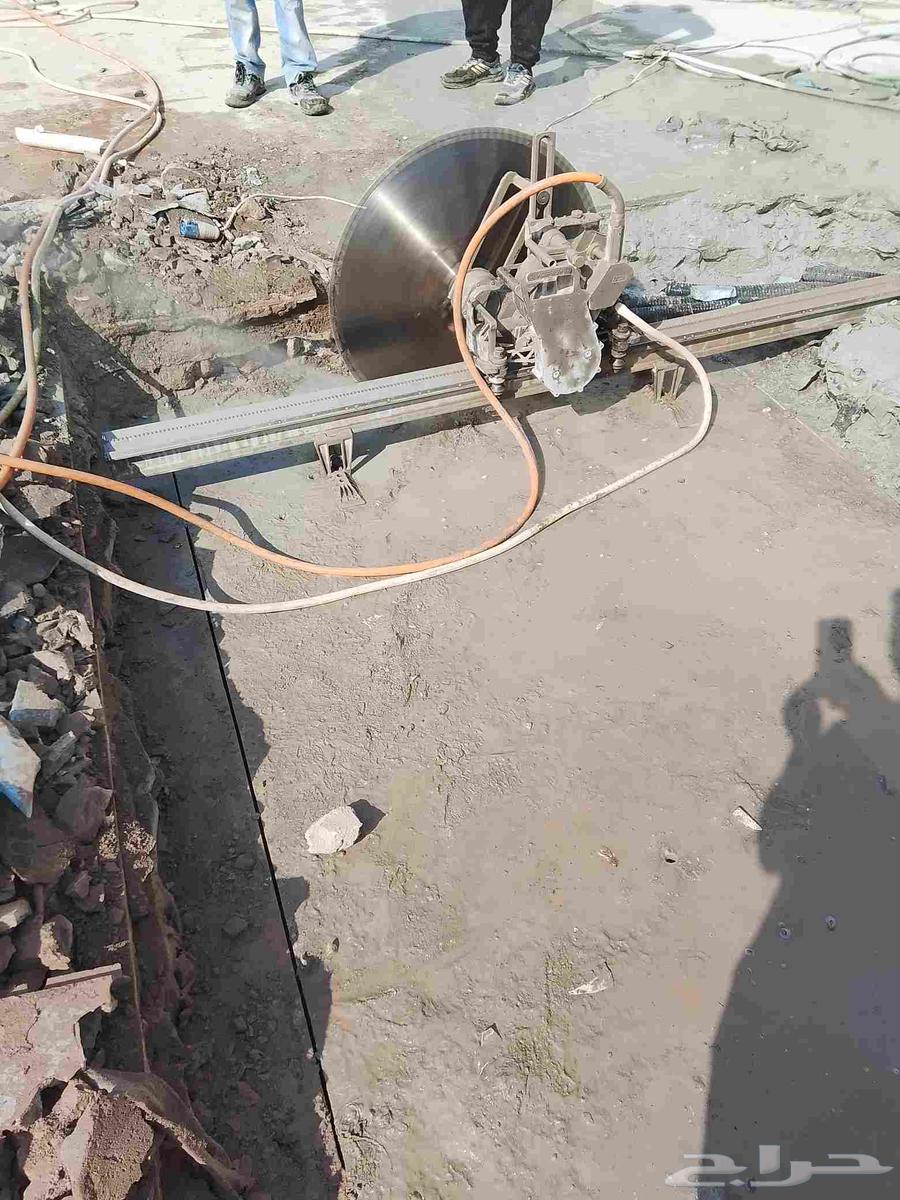 Cutting and drilling reinforced concrete with a saw, and plumbing openings drilling64173119825793110