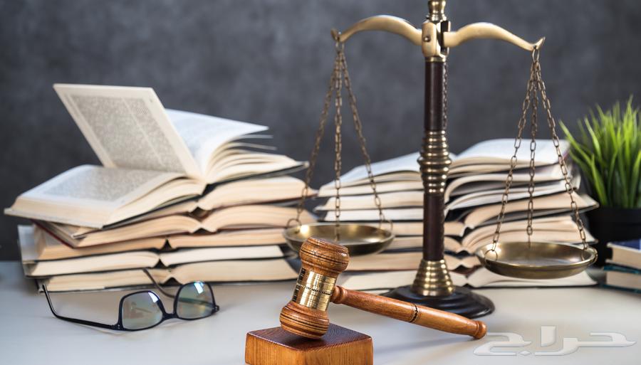 محامي مرخص64192373681410111