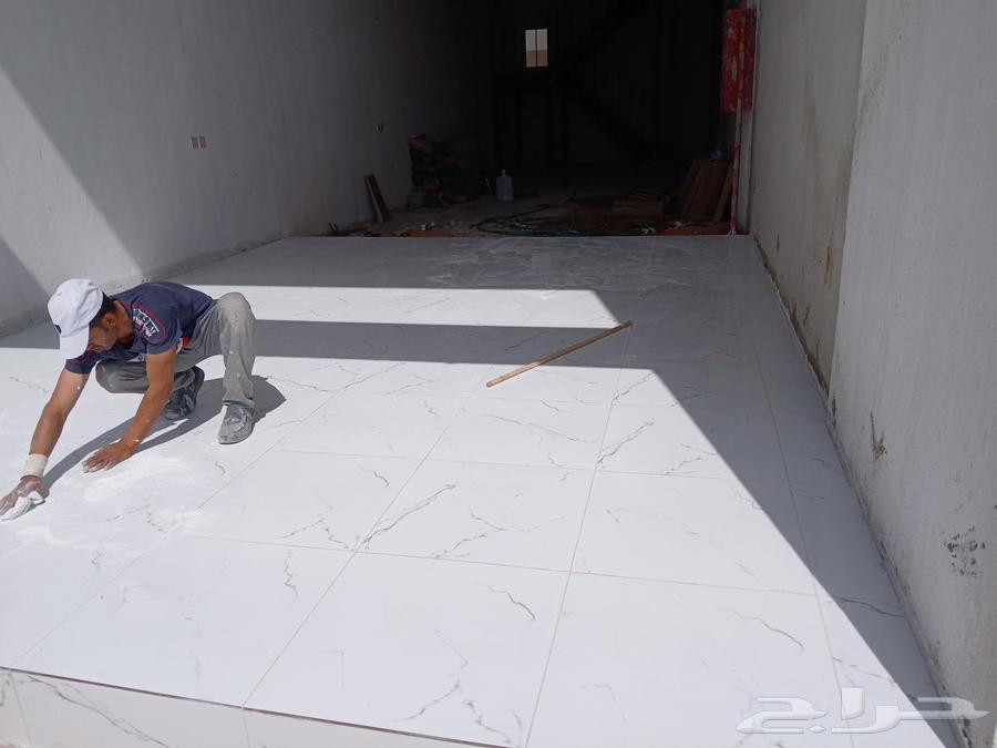 Tile worker64192856493697110