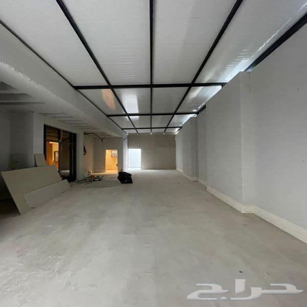 Haddad Haddad and awnings and sweaters64192621307906112